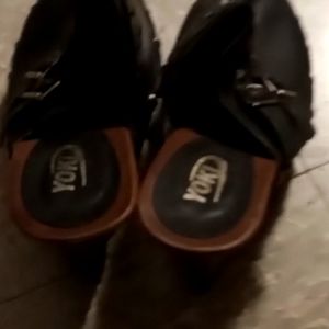 Yoki size7Womens  leather with studs high heels